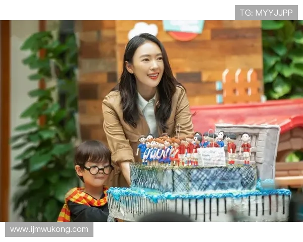 何卓佳训练完直接拎爱马仕去吃火锅？