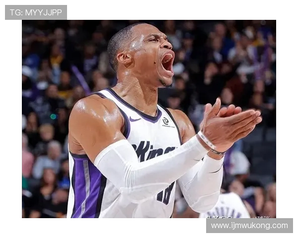 威少衣柜里塞满没拆标的潮牌，穿一次就捐？