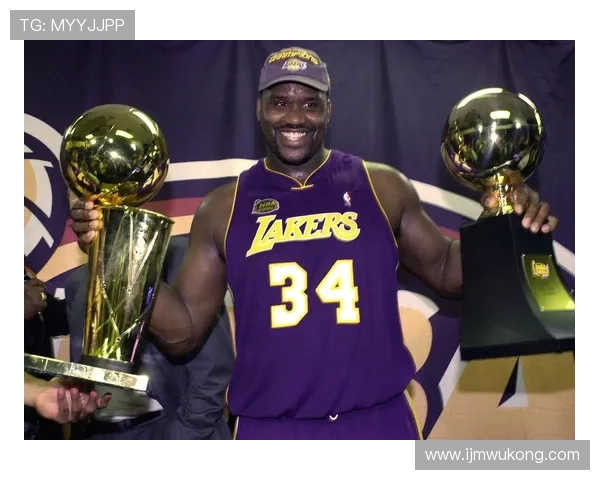 奥尼尔内线强攻拉开篮下空间助队频频得分爆发