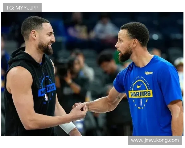 汤普森无球跑位为库里拉开空间提效较上季更稳