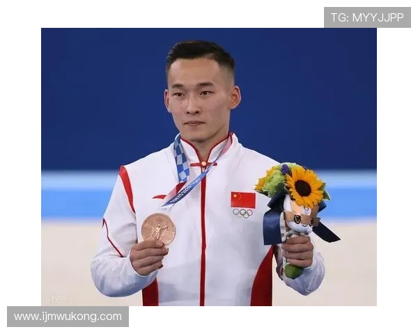 肖若腾居然在训练场上穿的鞋比我家还贵，真是看不懂啊！